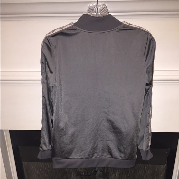Umbro brand Youth light weight gray zip up jacket Size large - Picture 7 of 8